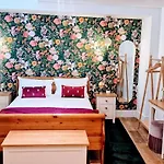 住宿加早餐酒店 Burton Stone 4*
