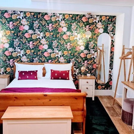 Bed & Breakfast Burton Stone Inn B&B 4*