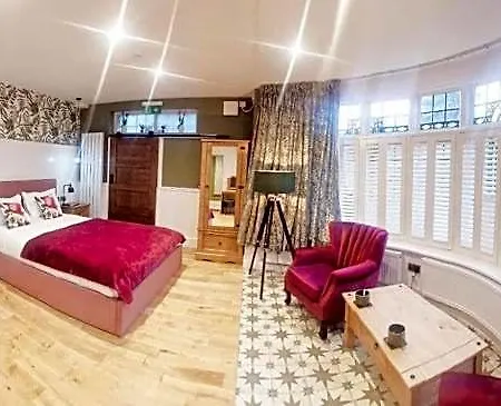 Burton Stone 4* York