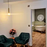 Bed and breakfast Burton Stone 4*