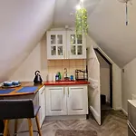 Burton Stone 4* York